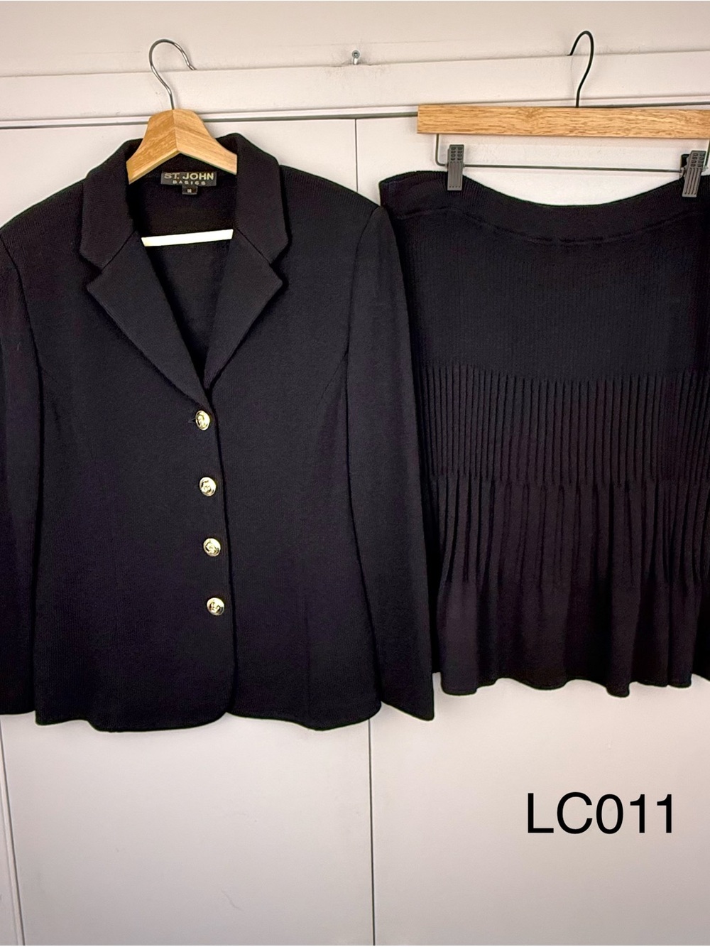 Vintage St. John Black Knit 2 Piece Skirt Suit Set Gold Buttons Size 14